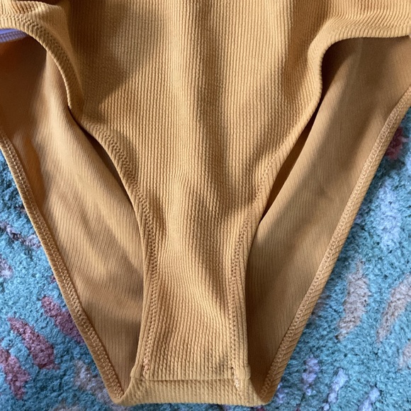 Bathing suit. NWT. Adorable Cupshe yellow , front ruffle & adjustable straps. - Picture 11 of 13